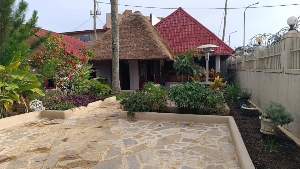 Mia Safari Lodge And Restaurant Entebbe Eksteriør billede